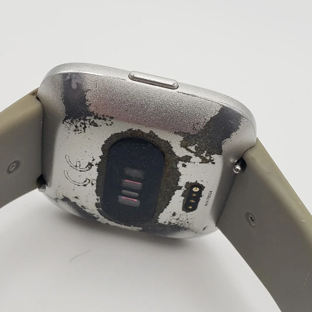 Fitbit Versa Smartwatch Large Gray FB504 Fitness Tracker Heart Rate Sleep